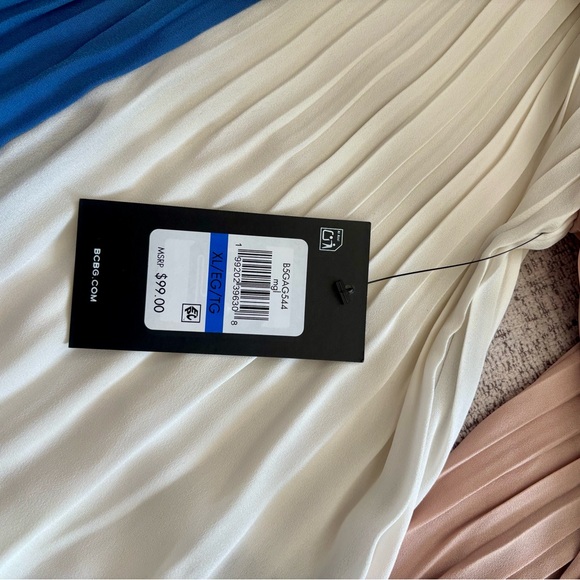 BCBG Women's Elegant Pleated Blouse - Navy, White, Blush - Picture 4 of 4